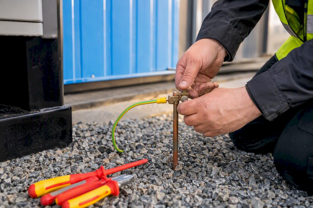 Earth electrode connection for temporary supply